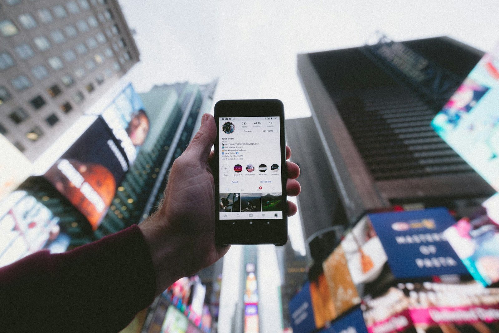 How to Market Your Short-Term Rental on Social Media? Proven Tips