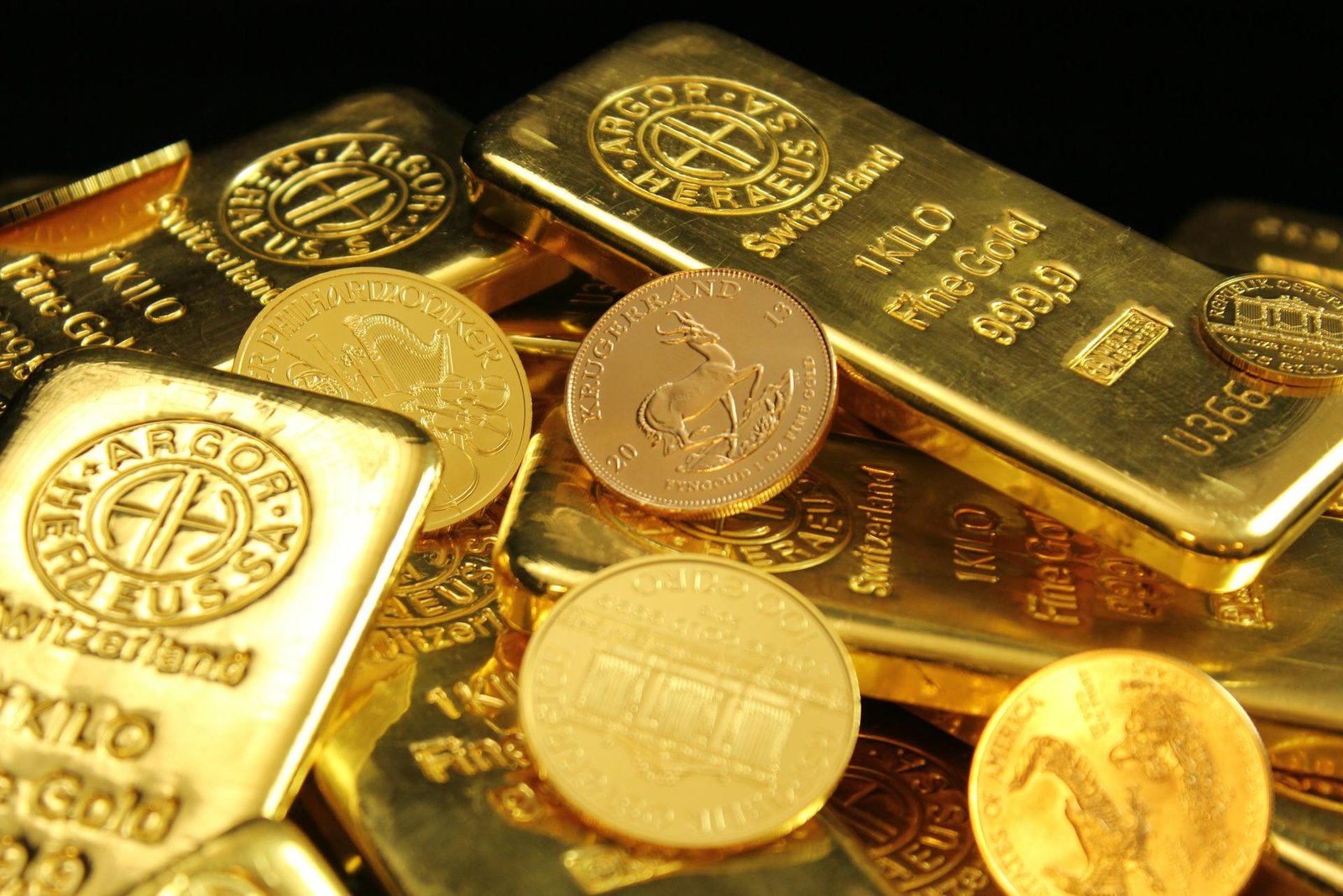 Is It Better to Buy Gold Bullion Bars Or Coins?